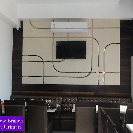 Hotel Naaz Executive Near T2 Airport Mumbai Exterior foto