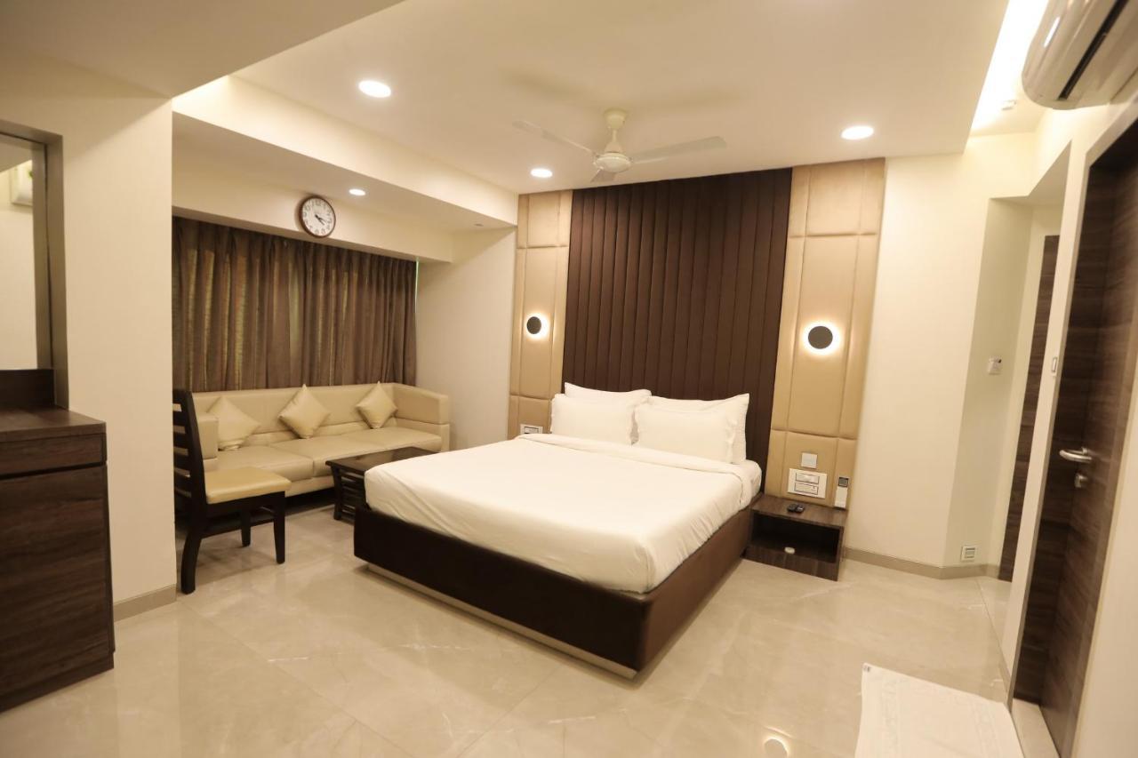 Hotel Naaz Executive Near T2 Airport Mumbai Exterior foto