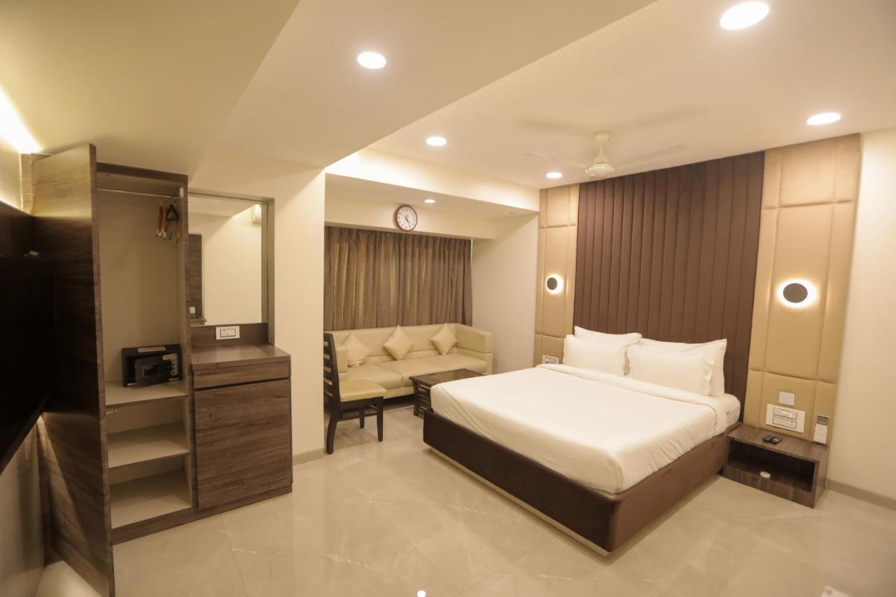Hotel Naaz Executive Near T2 Airport Mumbai Exterior foto