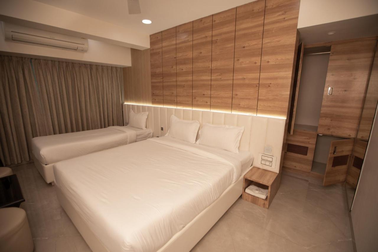 Hotel Naaz Executive Near T2 Airport Mumbai Exterior foto