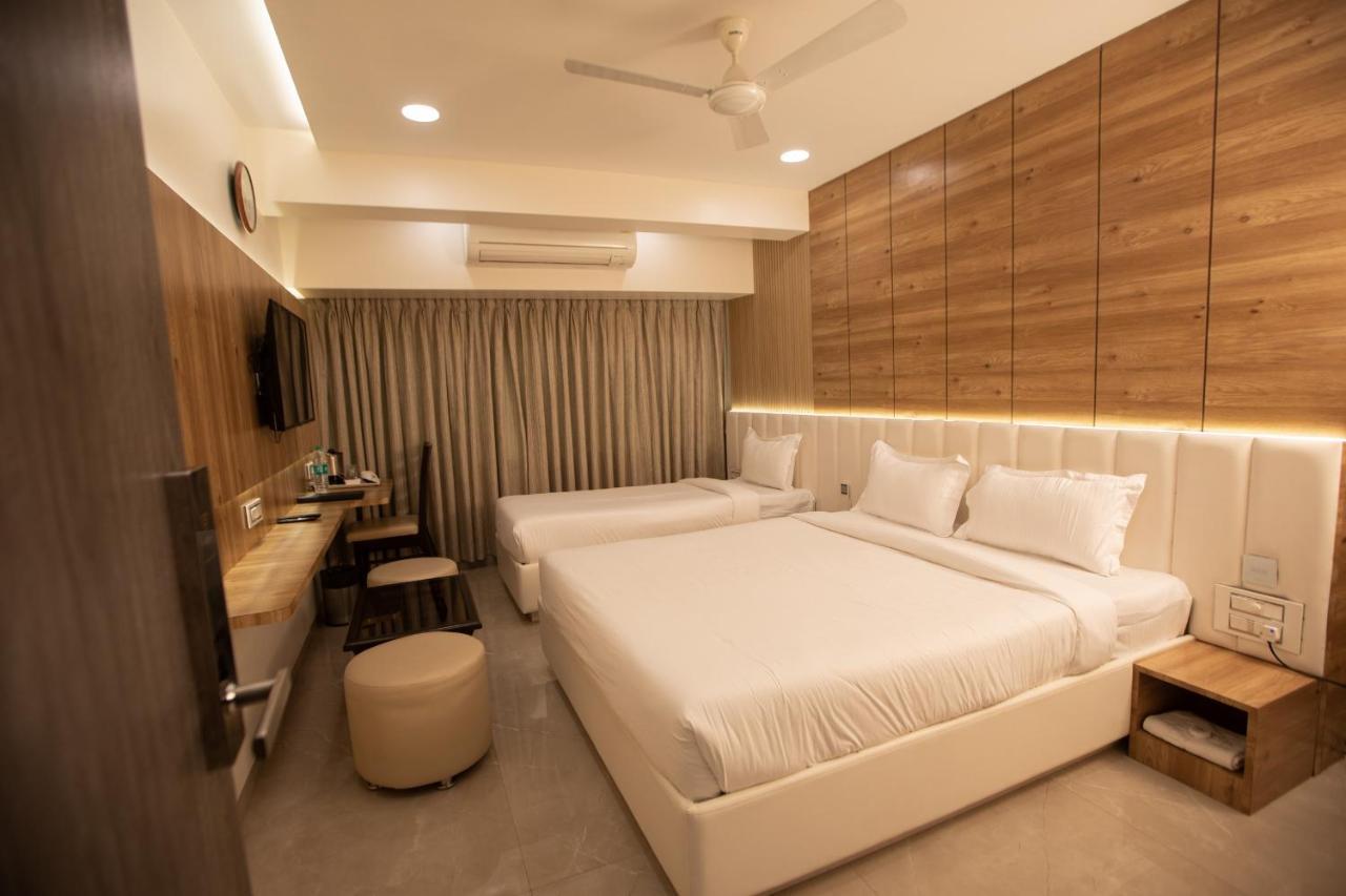 Hotel Naaz Executive Near T2 Airport Mumbai Exterior foto