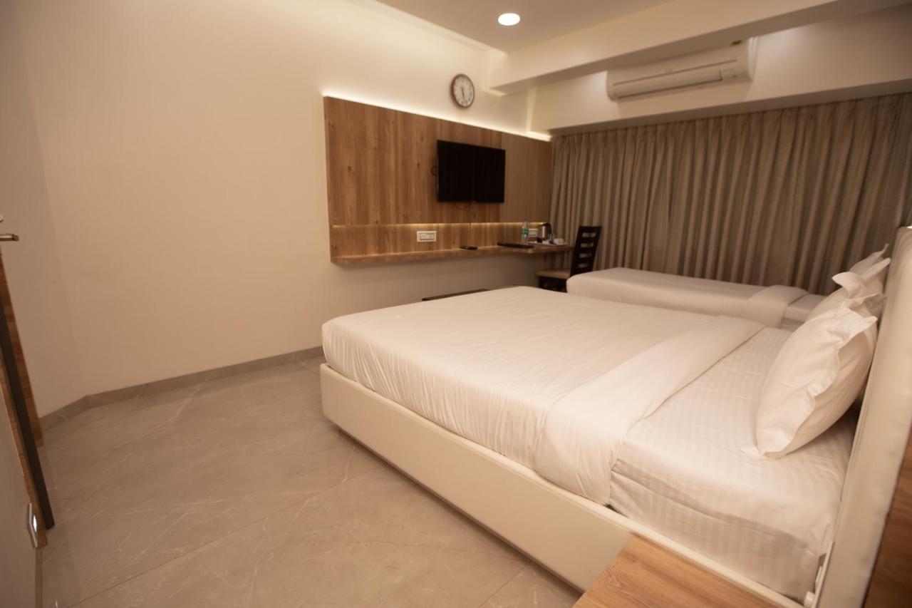 Hotel Naaz Executive Near T2 Airport Mumbai Exterior foto